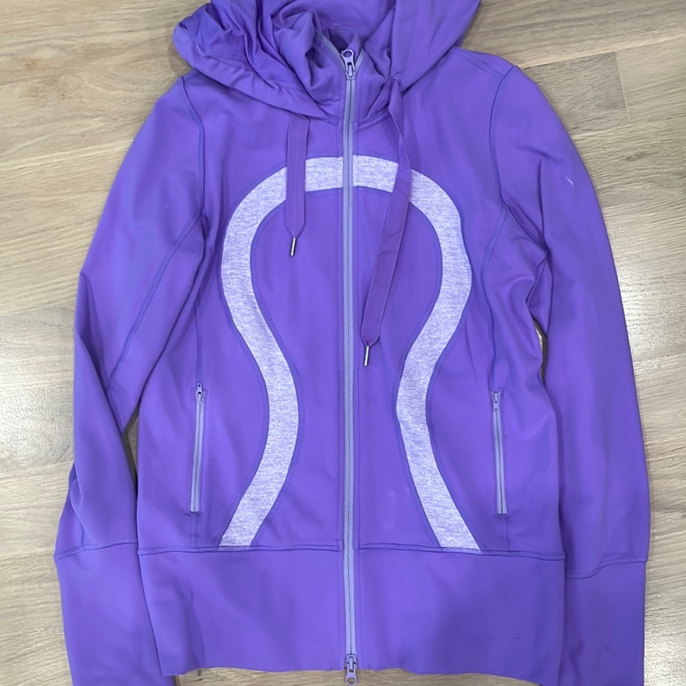Lululemon zipped jacket size 6